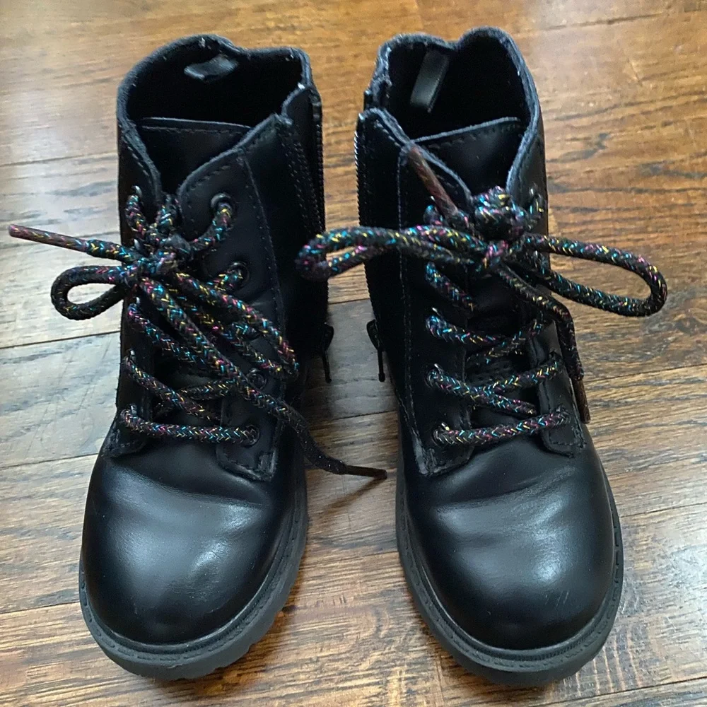 Old Navy- combat boots toddler 9 metallic detail Kids Black Lace-Up Ankle Boots